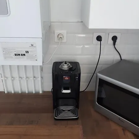 Aux Portes De